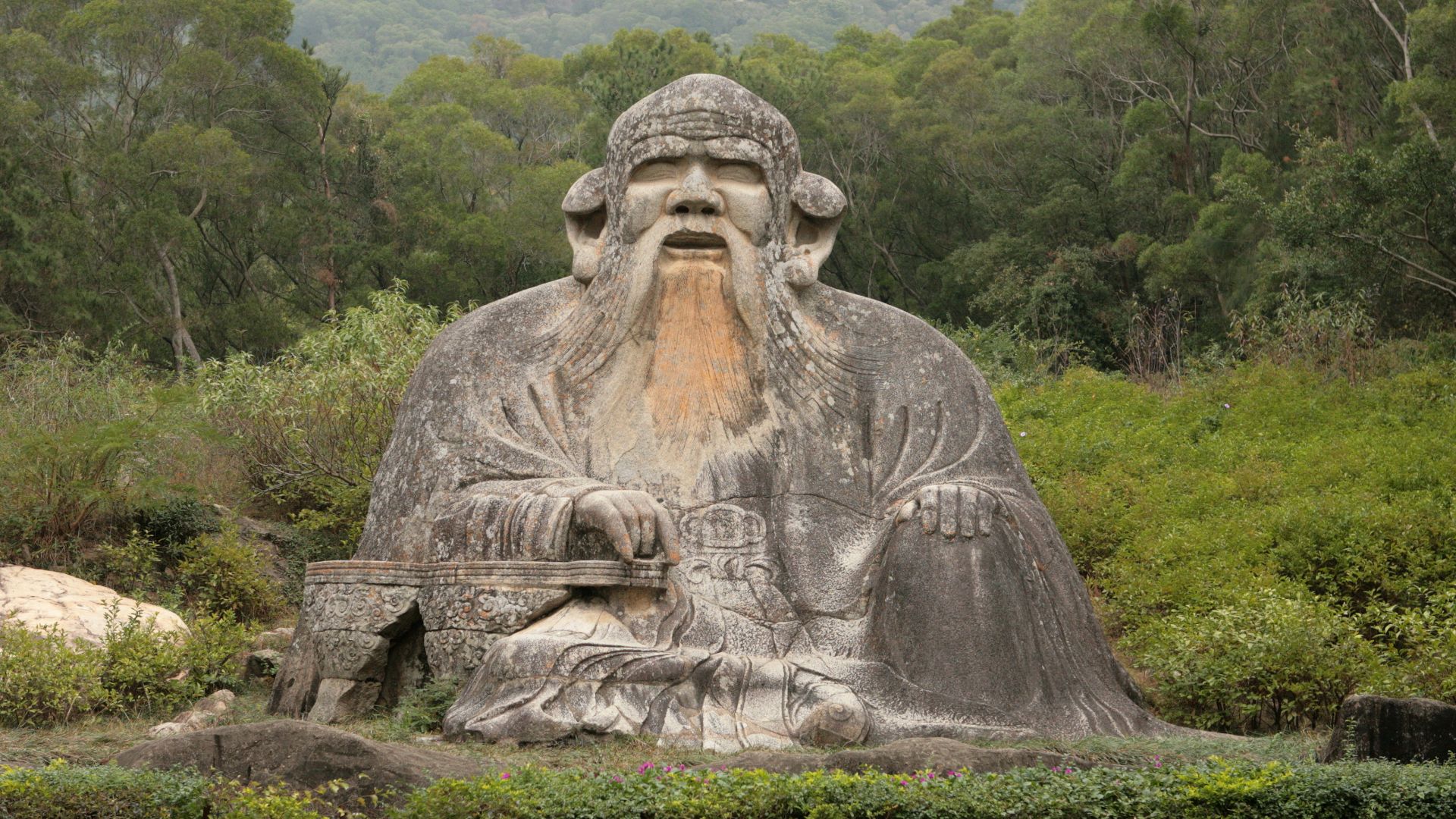 File:Statue of Lao Tzu in Quanzhou.jpg