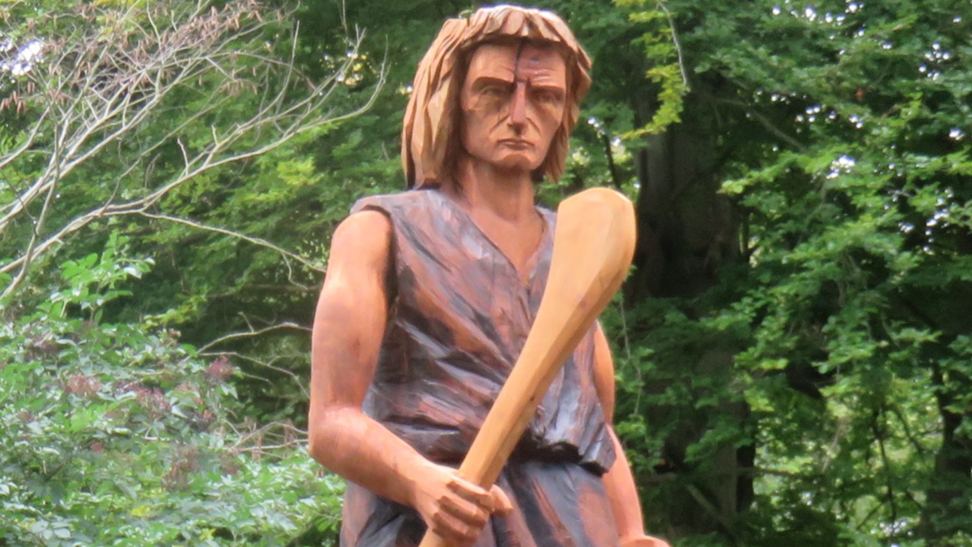 File:Wooden Sculpture of Cú Chulainn (cropped).jpg