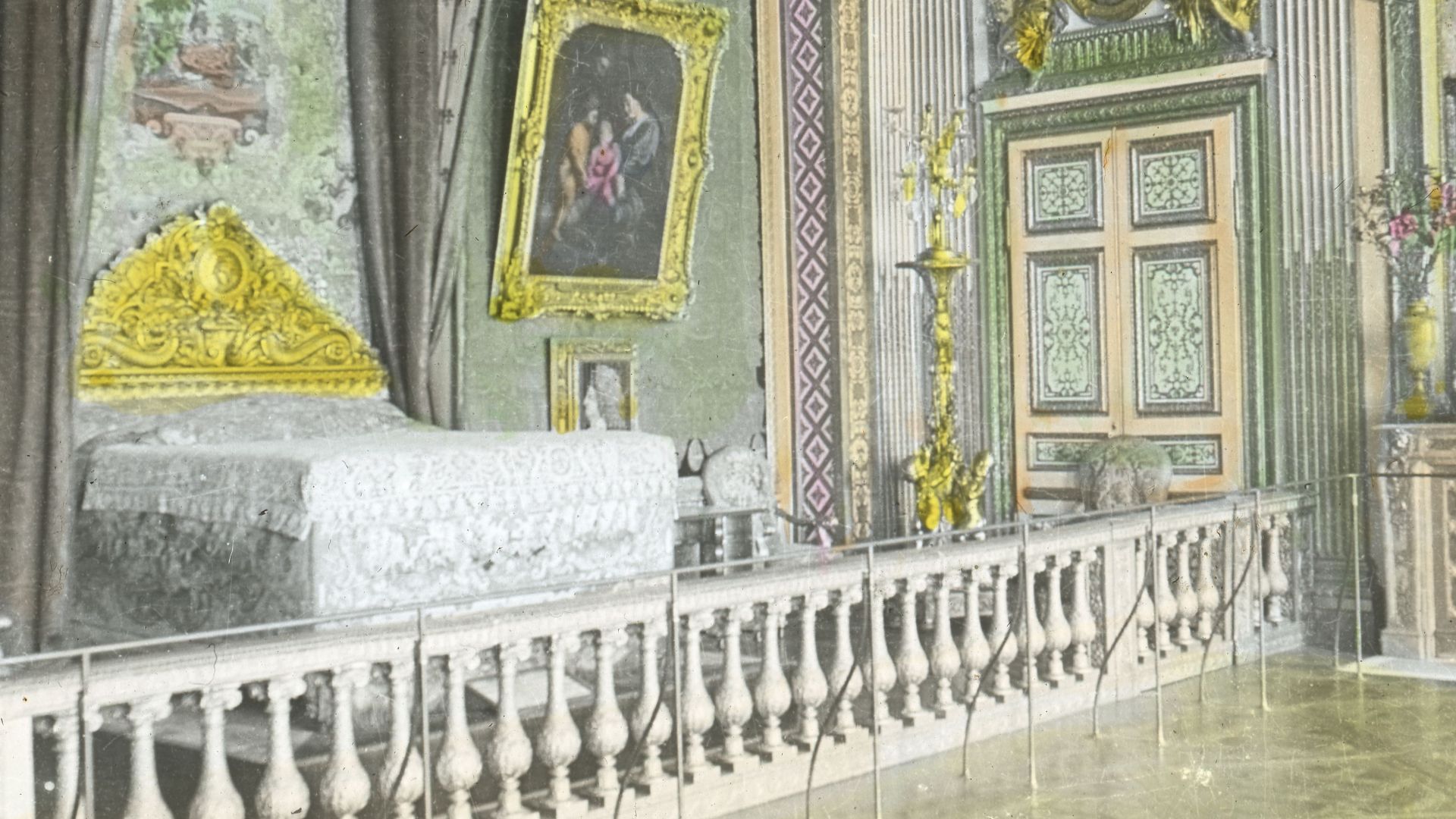 File:Versailles King's bedchamber - DPLA - acc841684f4bc5fa6430aadefea596ff.jpg