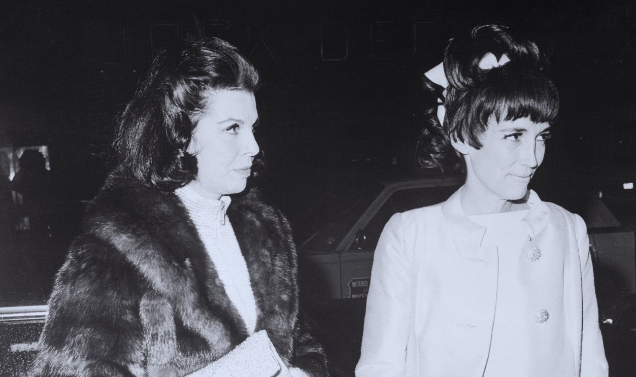 Gettyimages  - 515533582, Jacqueline Susann and Helen Brown Arriving at a Premiere 