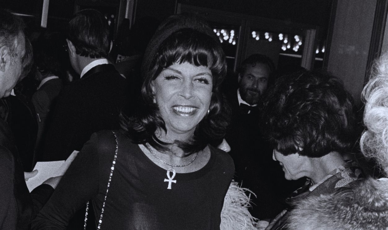 Gettyimages  - 1469194402, James Cagney Tribute - 14 Mar 1974 Jacqueline Susann (C) attends the AFI Tribute to James Cagney at the Century Plaza Hotel in Los Angeles, California, on March 14, 1974. 