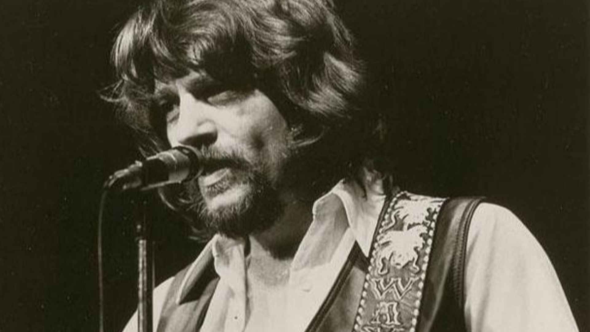 File:Waylon Jennings RCA promotional card 2 - Cropped.jpg