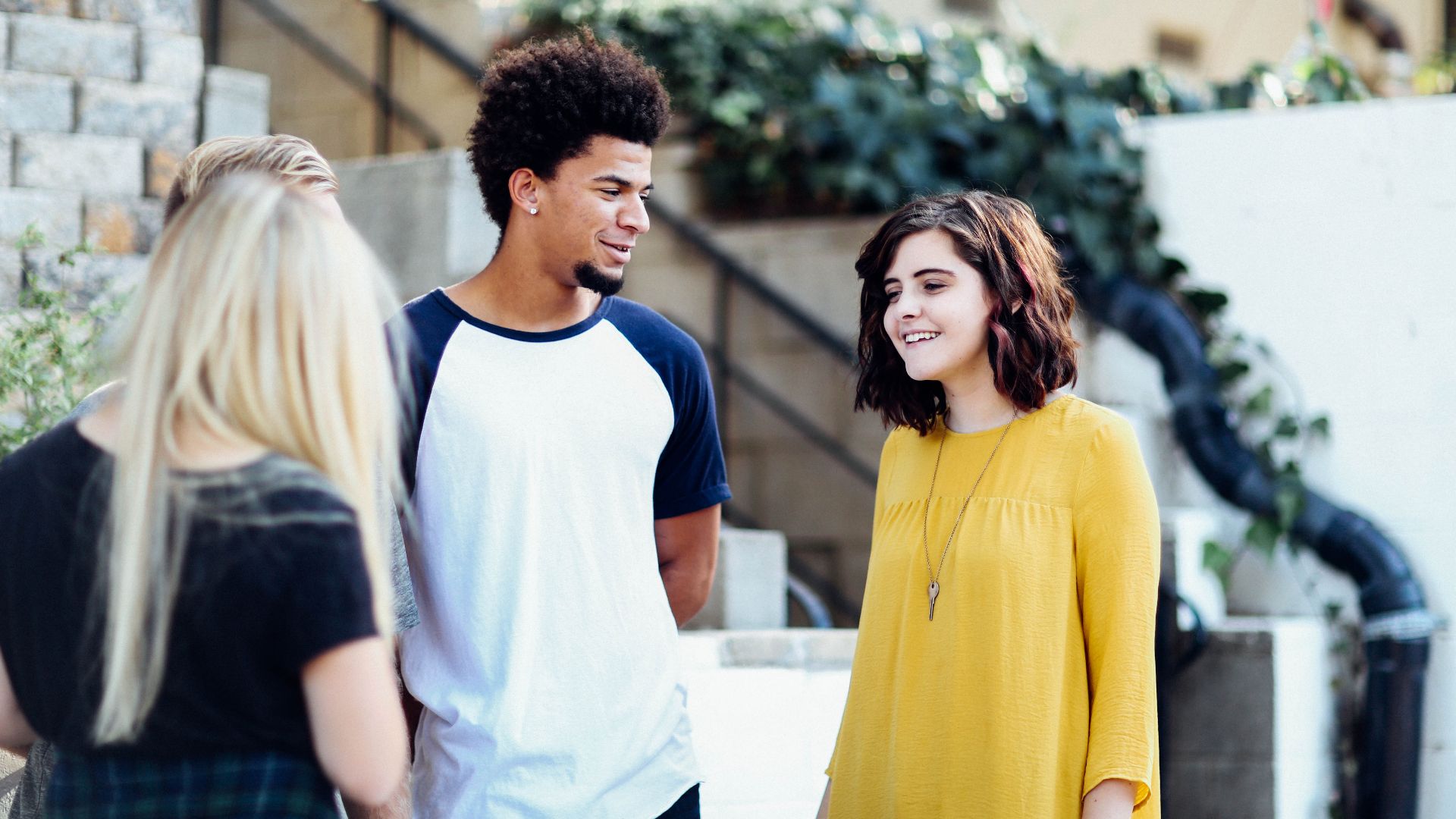 File:Young people in conversation (Unsplash).jpg