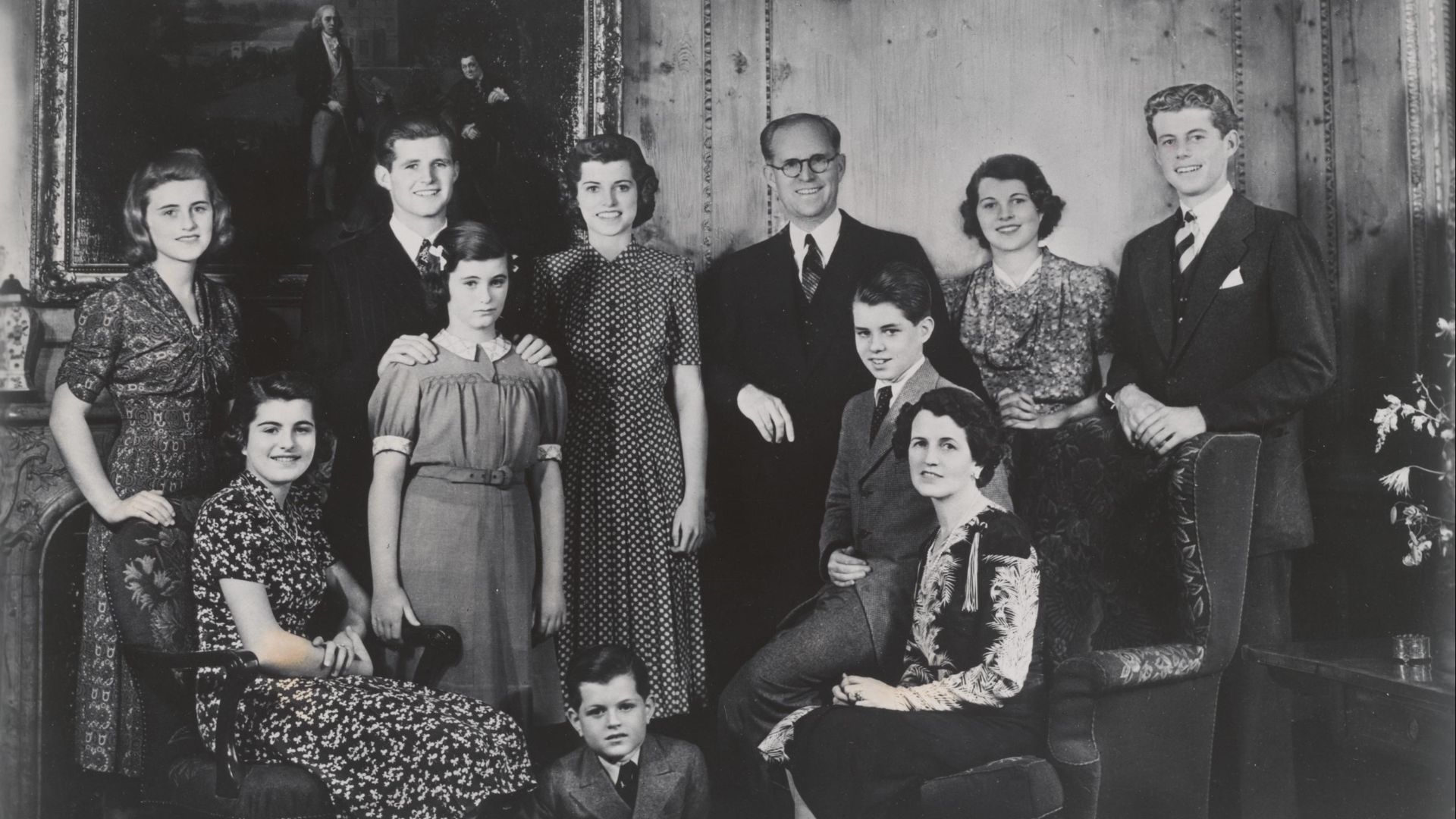 File:Kennedy family portrait photograph (KFC-008-019-p0001).jpg