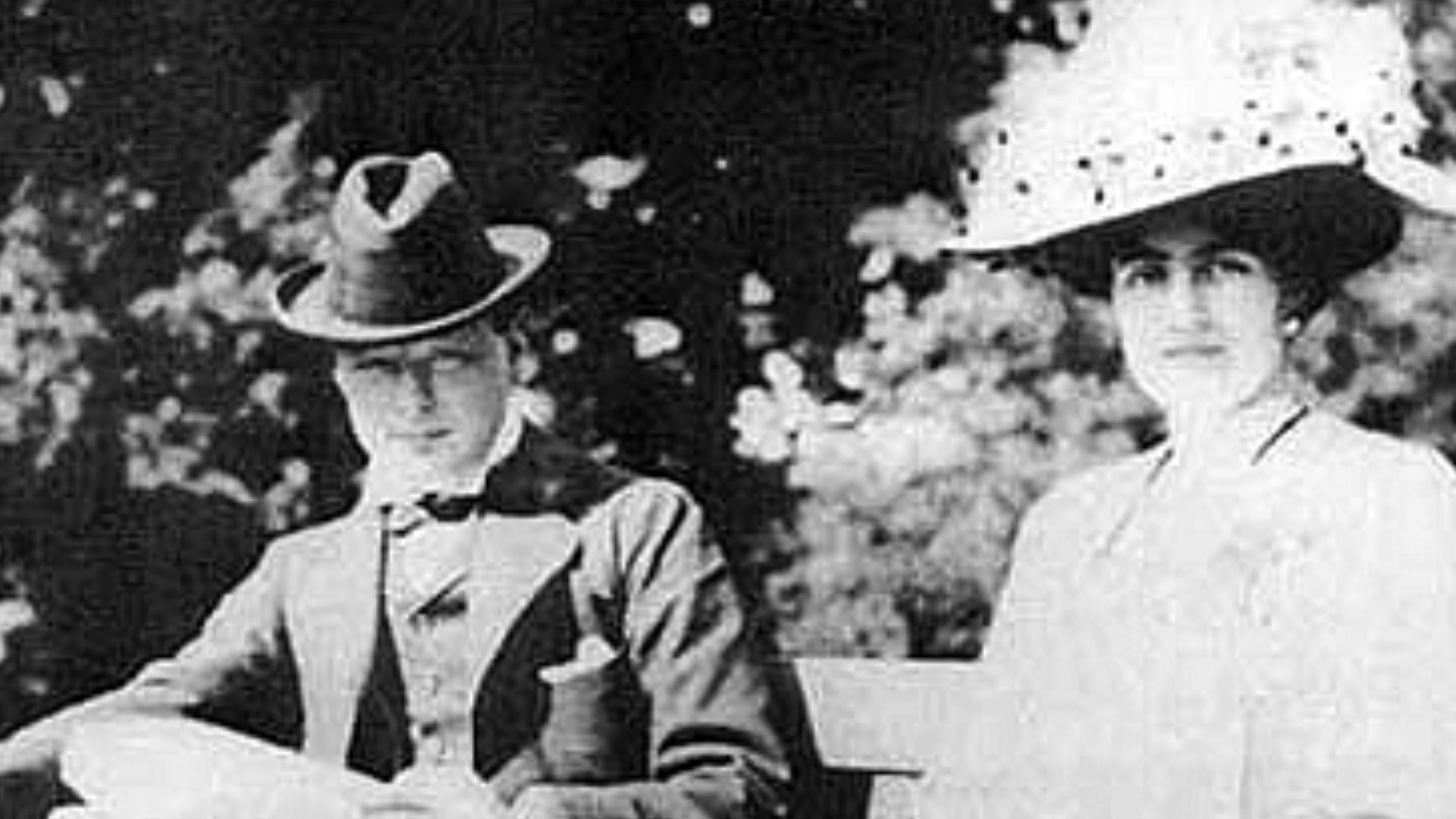 File:Winston Churchill (1874-1965) with fiancée Clementine Hozier (1885-1977) shortly before their marriage in 1908.jpg