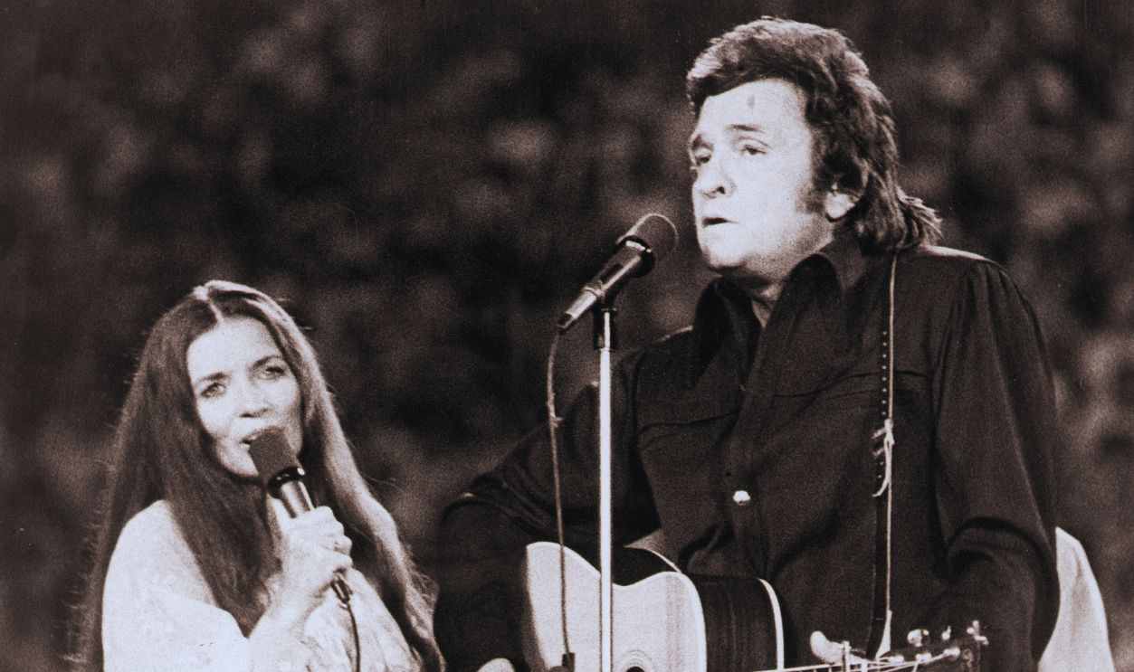 Gettyimages - 515412016, Johnny Cash and Wife June Carter Cash in Concert