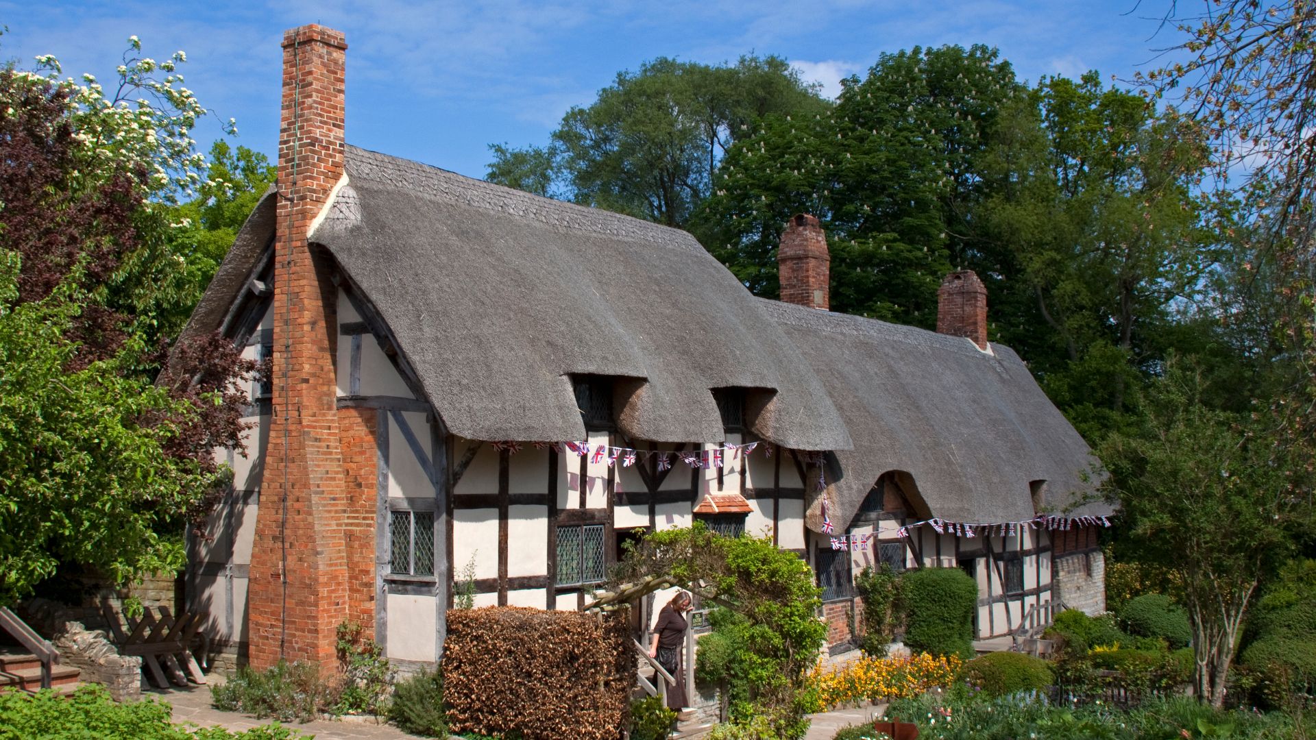 File:Anne Hathaways Cottage 1 (5662418953).jpg