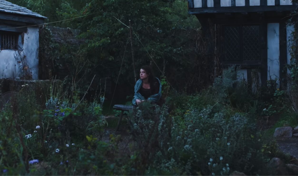  Screenshot from Hamnet (2025)