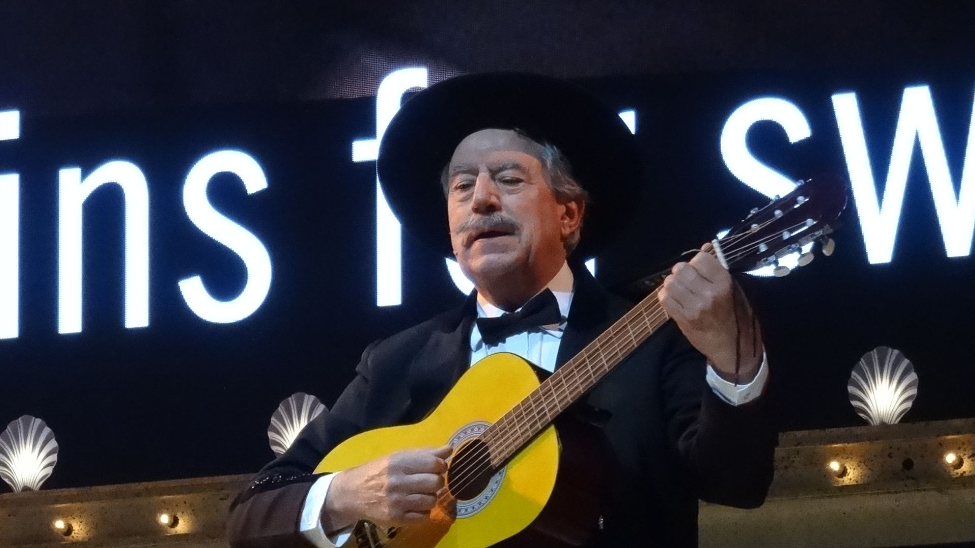 File:Monty Python Live 02-07-14 10 45 45 (14621992853).jpg