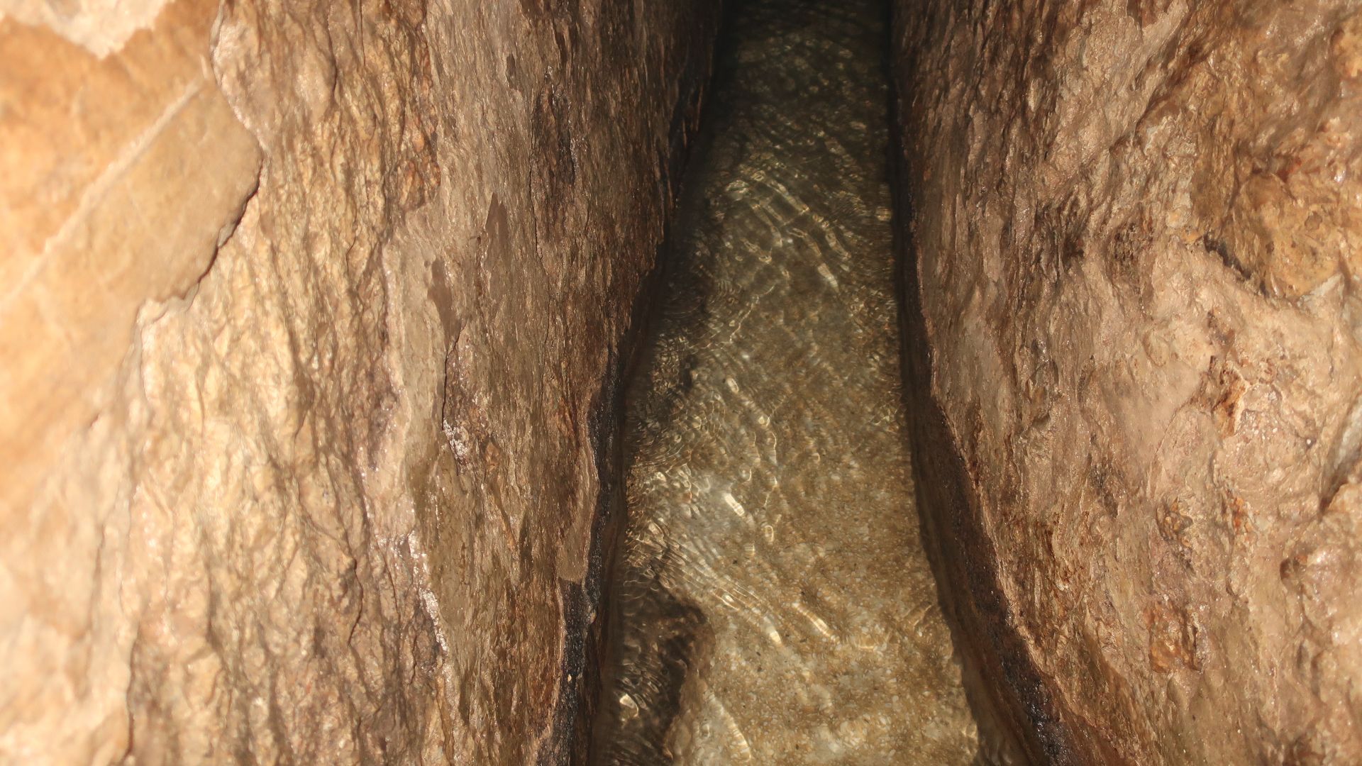 File:Hezekiah's Tunnel enlightened.jpg