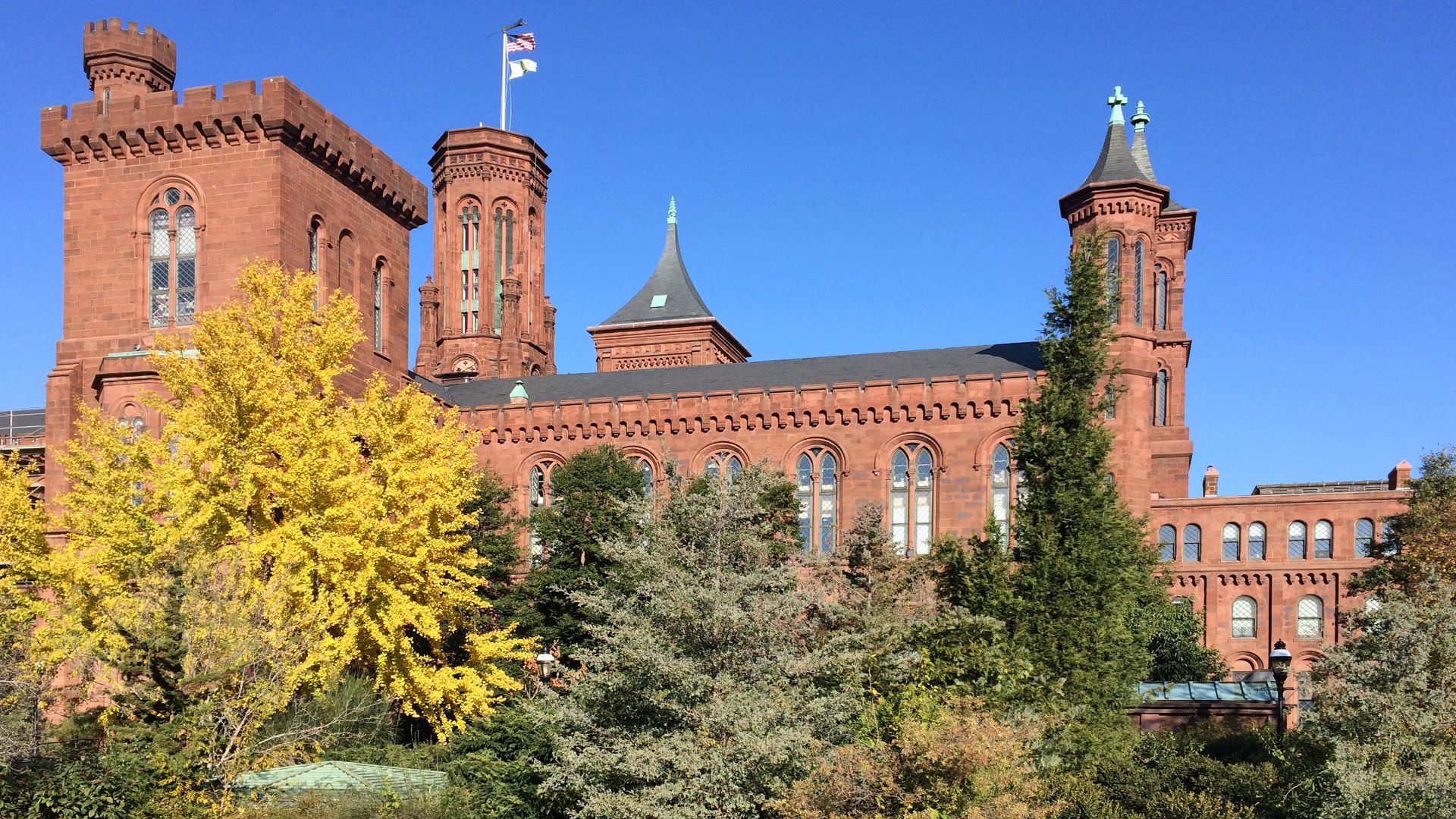 File:Smithsonian Castle 2.jpg