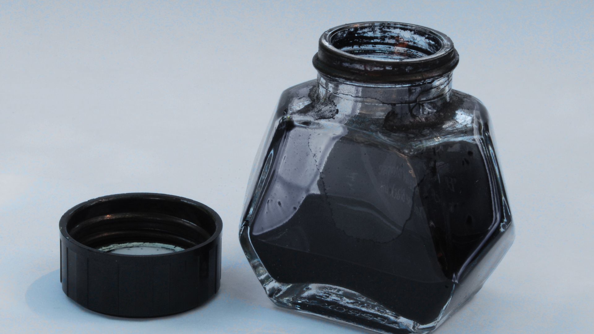 File:BlackInkBottle.JPG