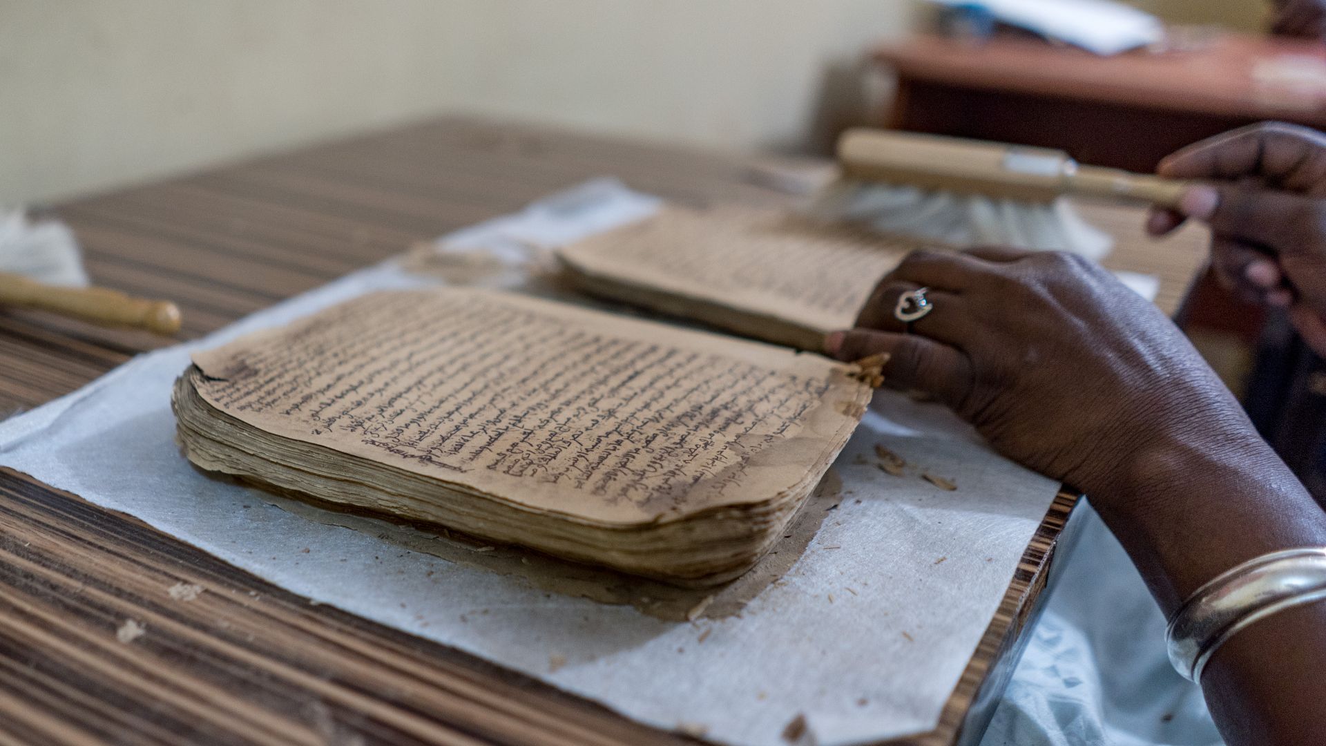 File:Timbuktu Manuscript (48522180467).jpg