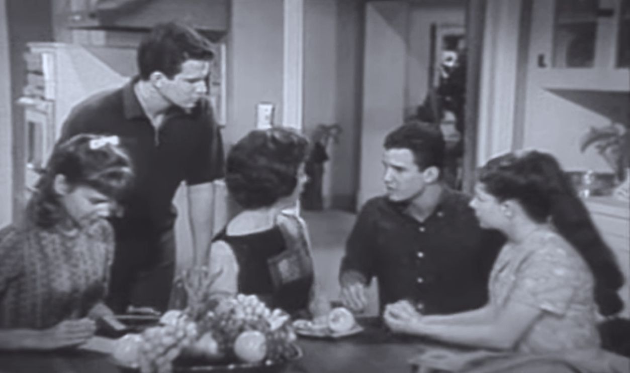  Screenshot from The New Loretta Young Show (1962–1963)