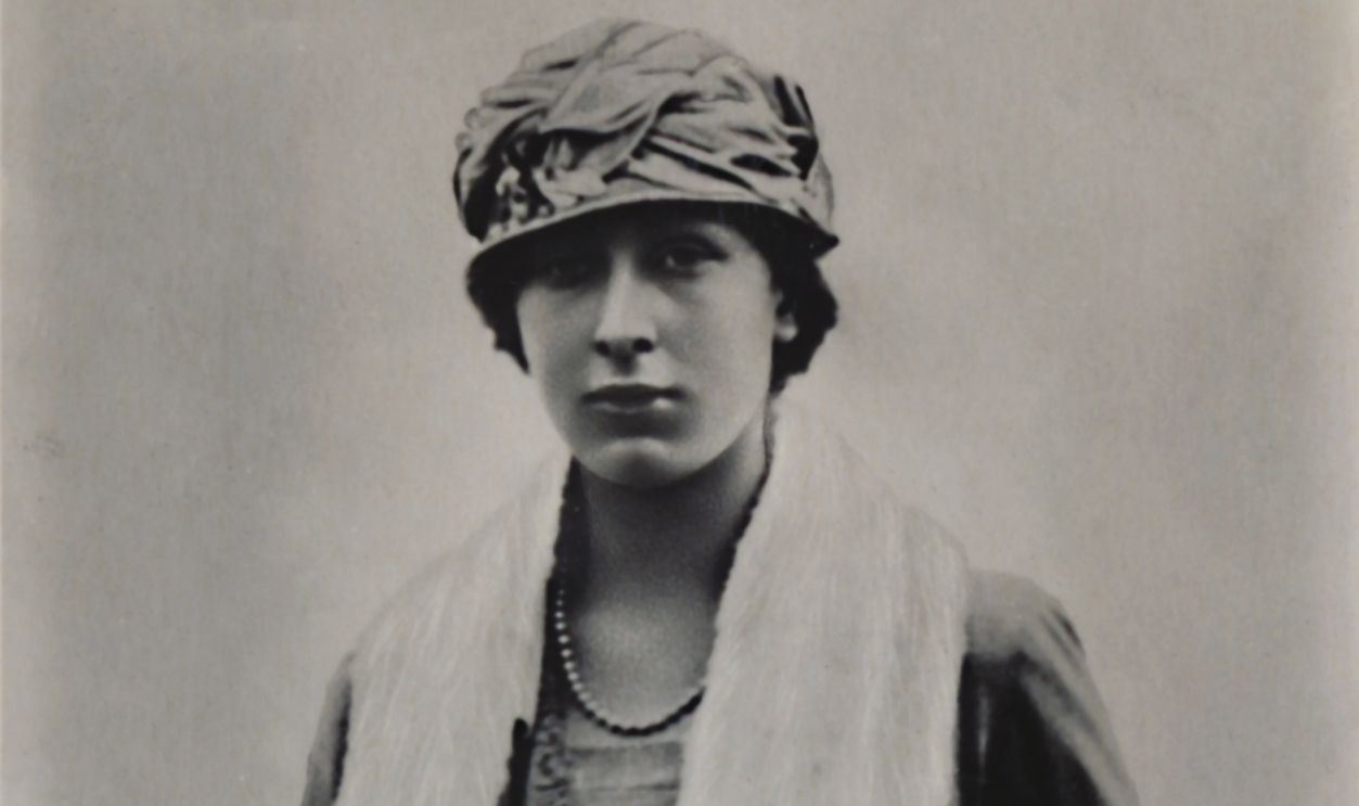 Gettyimages - 1055136434, HRH Princess Mary H.R.H. Princess Mary', circa 1920. Mary, Princess Royal (1897-1965), daughter of King George V and Queen Mary of Teck, wearing a fur stole. [J. Beagles & Co., Ltd., London, circa 1920]. Artist Unknown.  