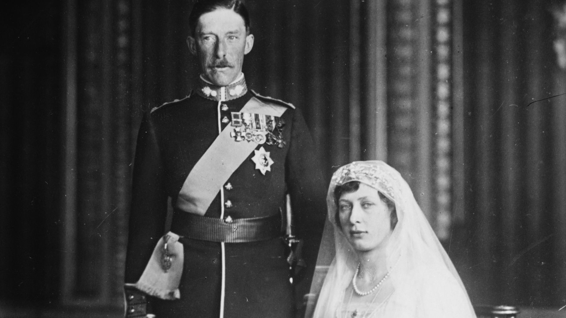 File:Viscount Lascelles & wife LCCN2014712049.jpg