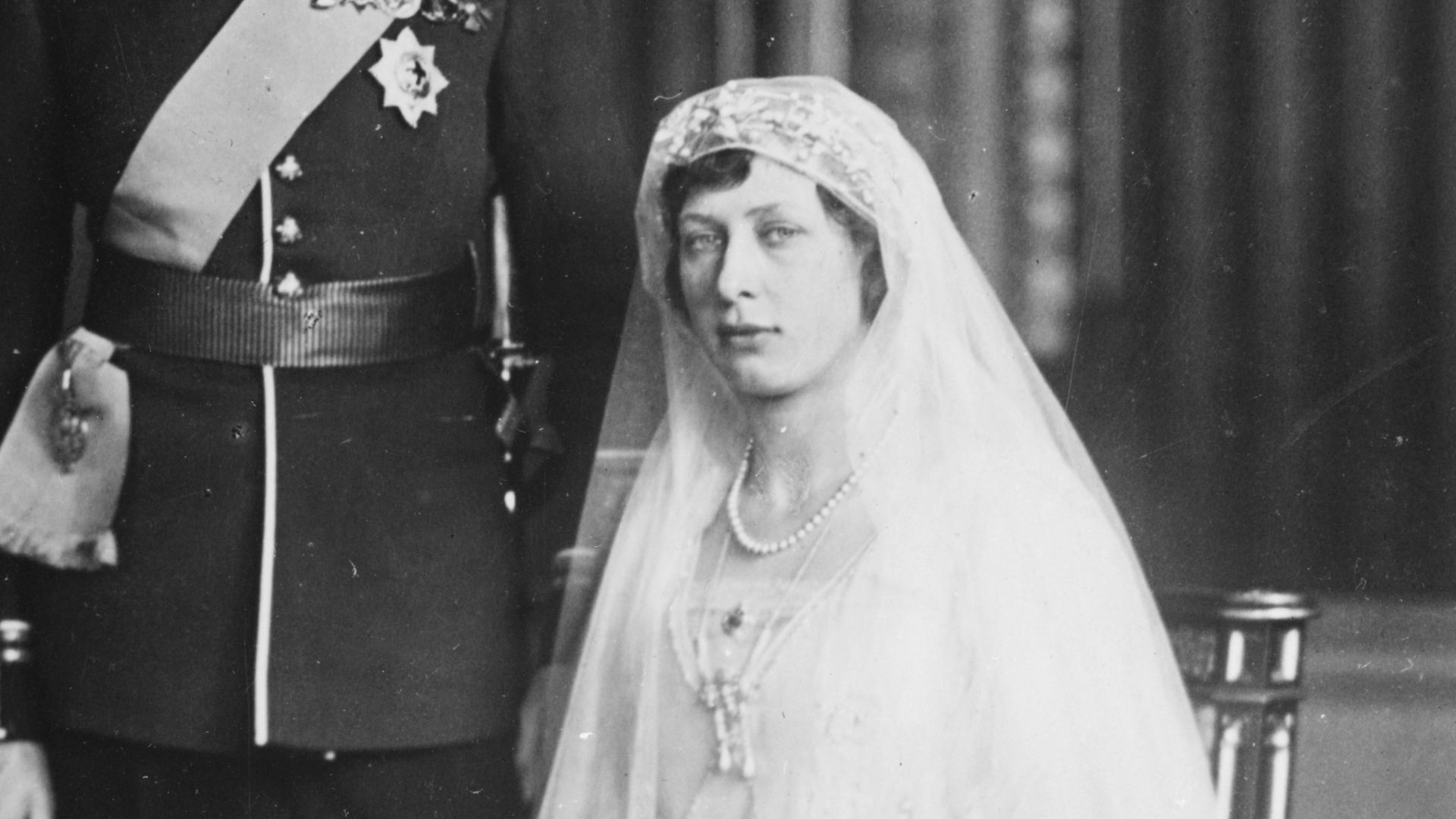 File:Viscount Lascelles & wife LCCN2014712049.jpg