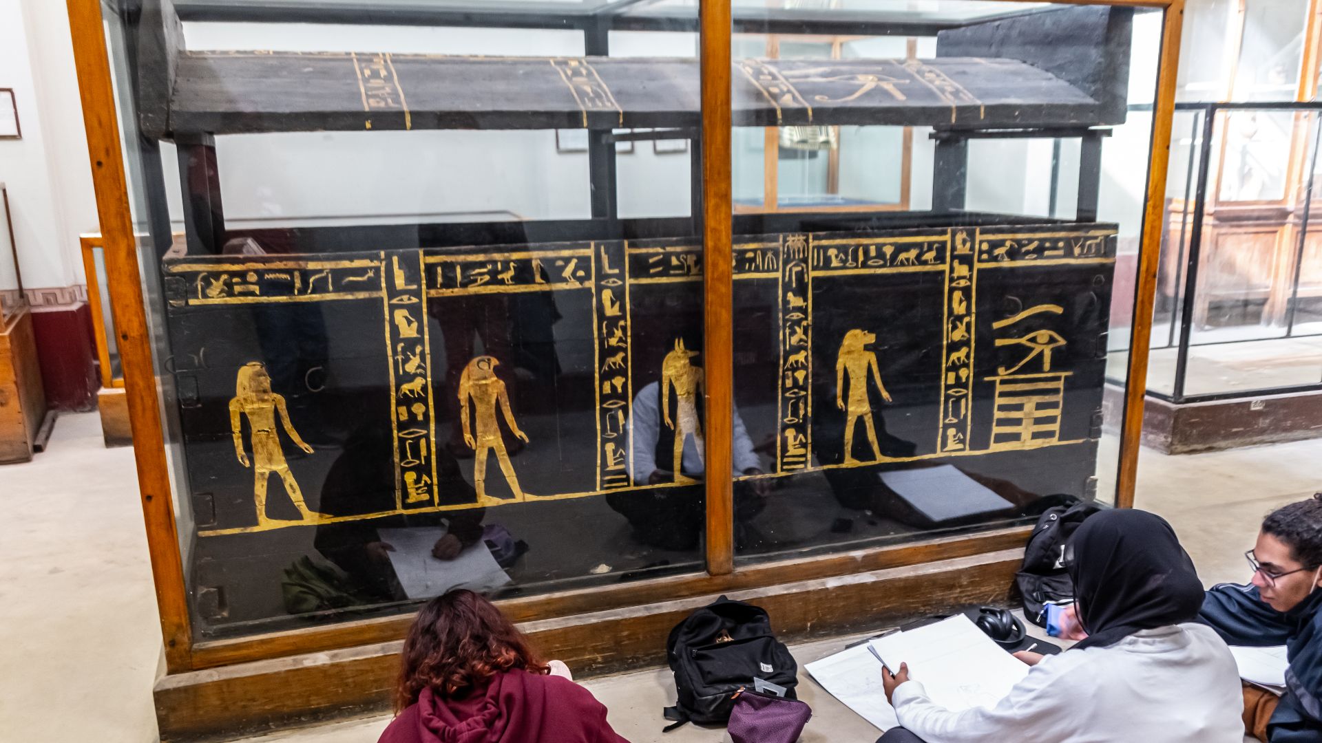 File:Sarcophagus of Maiherpri.jpg