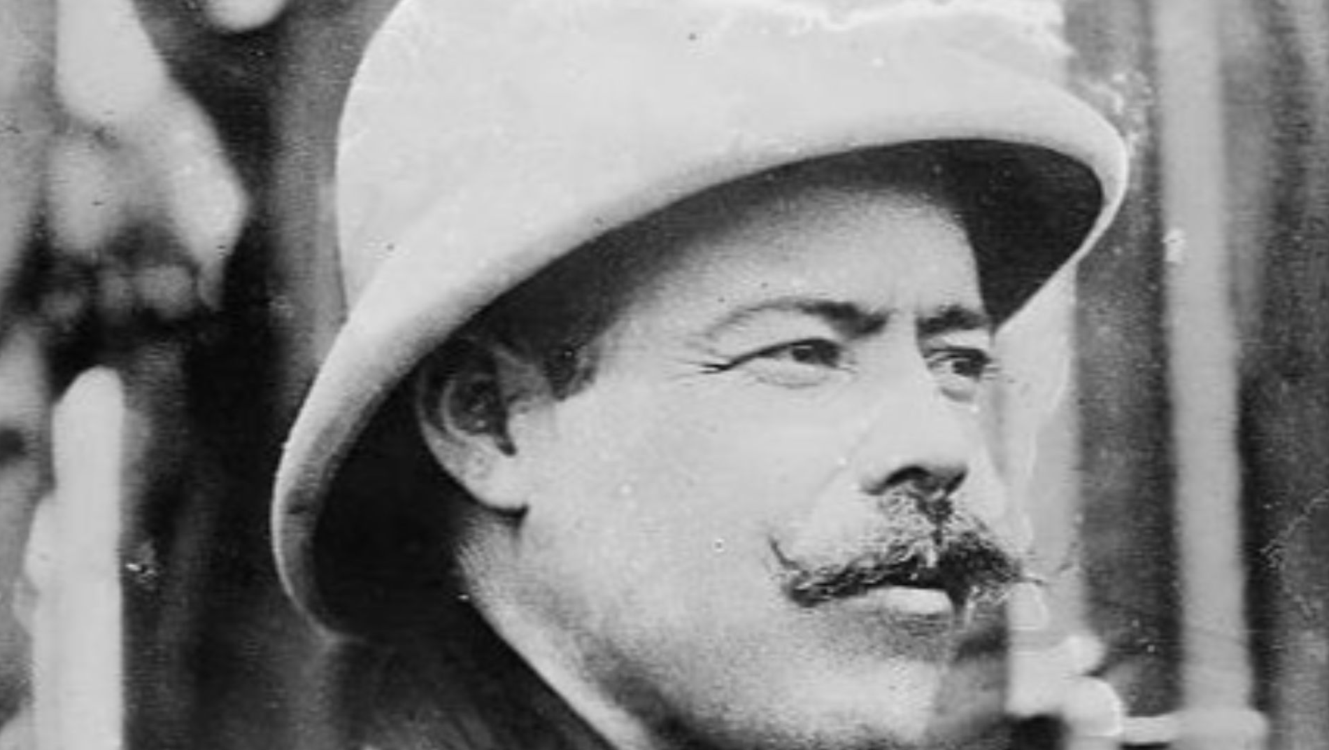 File:Villa close up.jpg