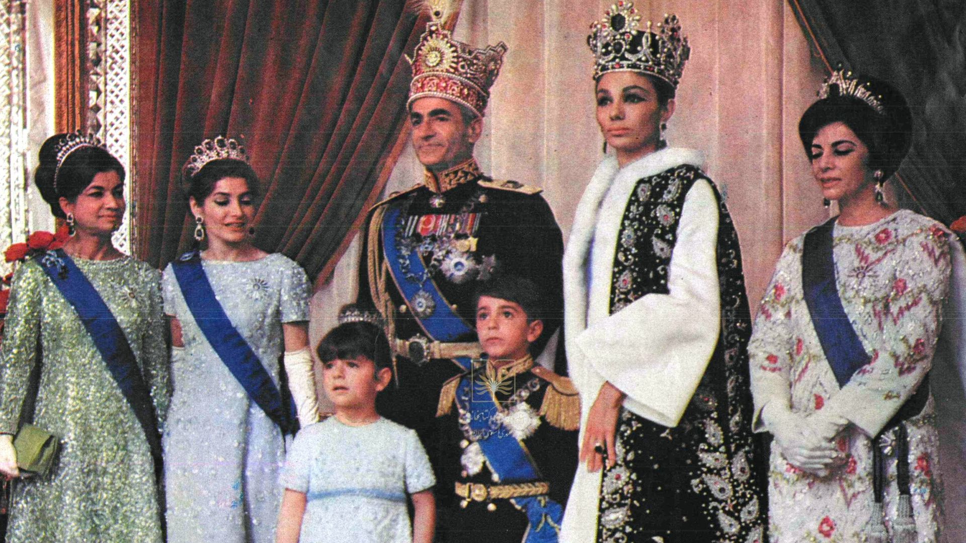 File:Pahlavi family coronation (cropped).jpg