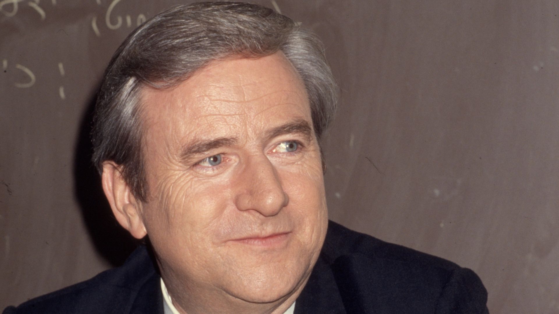 File:Jerry Falwell, half-length portrait, seated.jpg