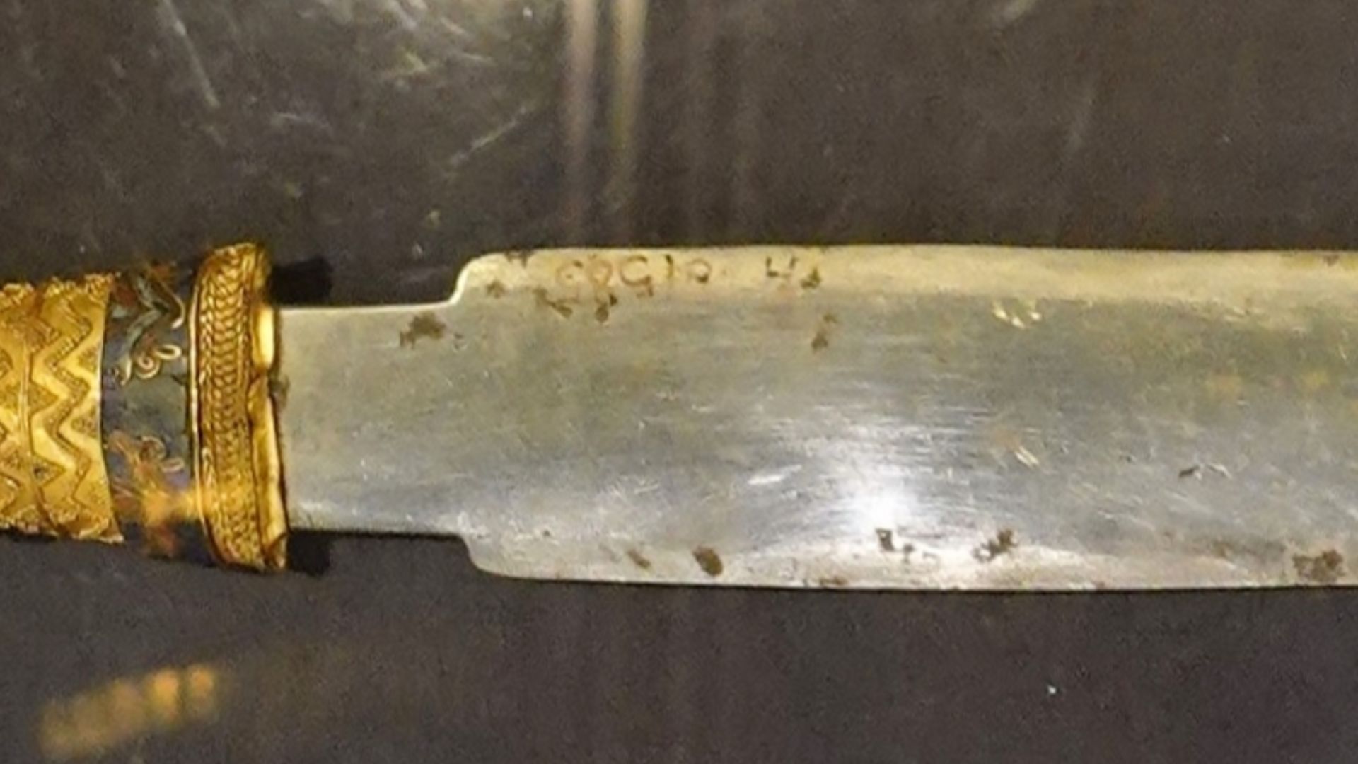 File:Kairo Museum Eisendolch Tutanchamun 01.jpg