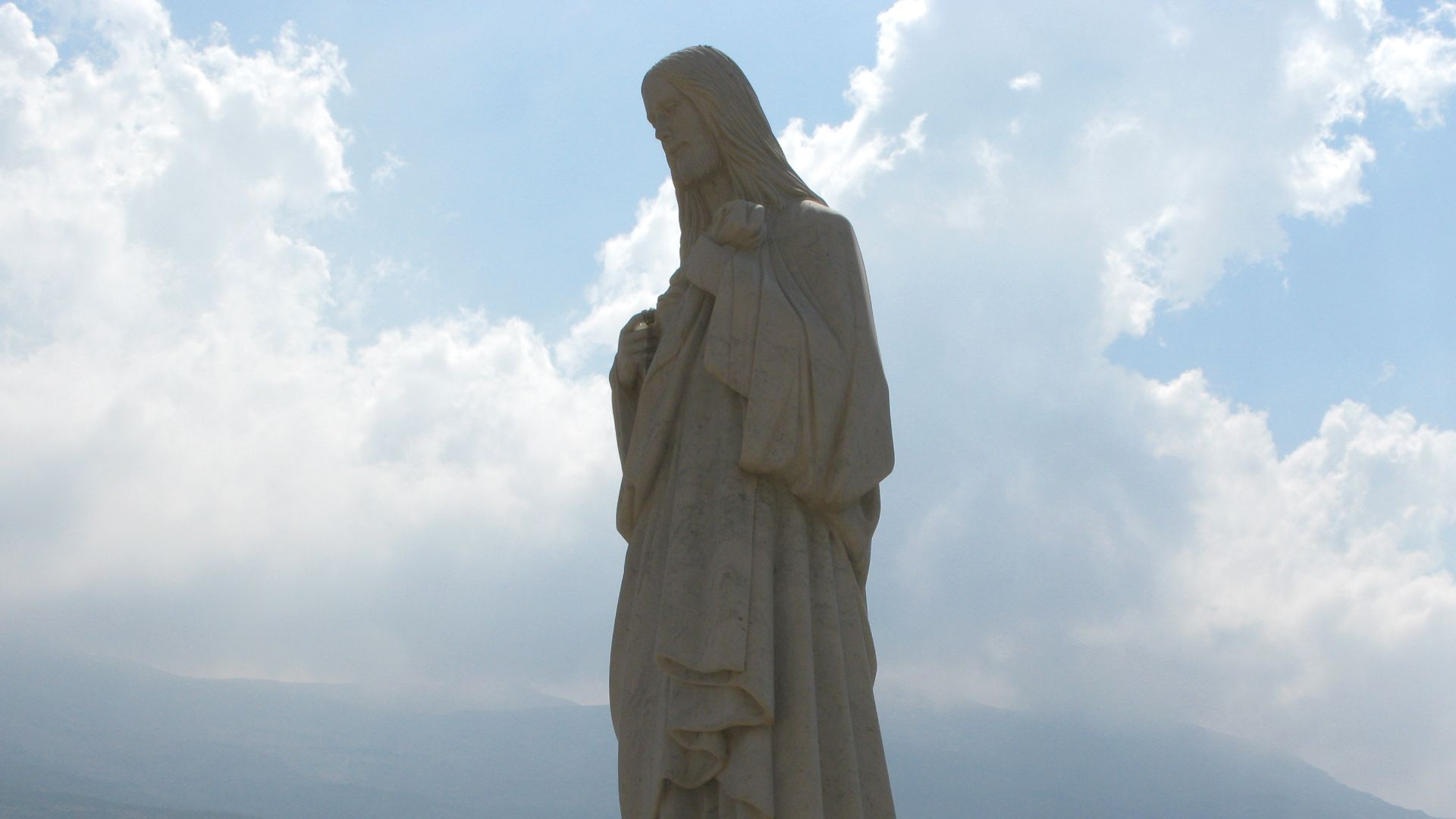 File:Statue of Jesus Christ in Bcharre, Lebanon.jpg