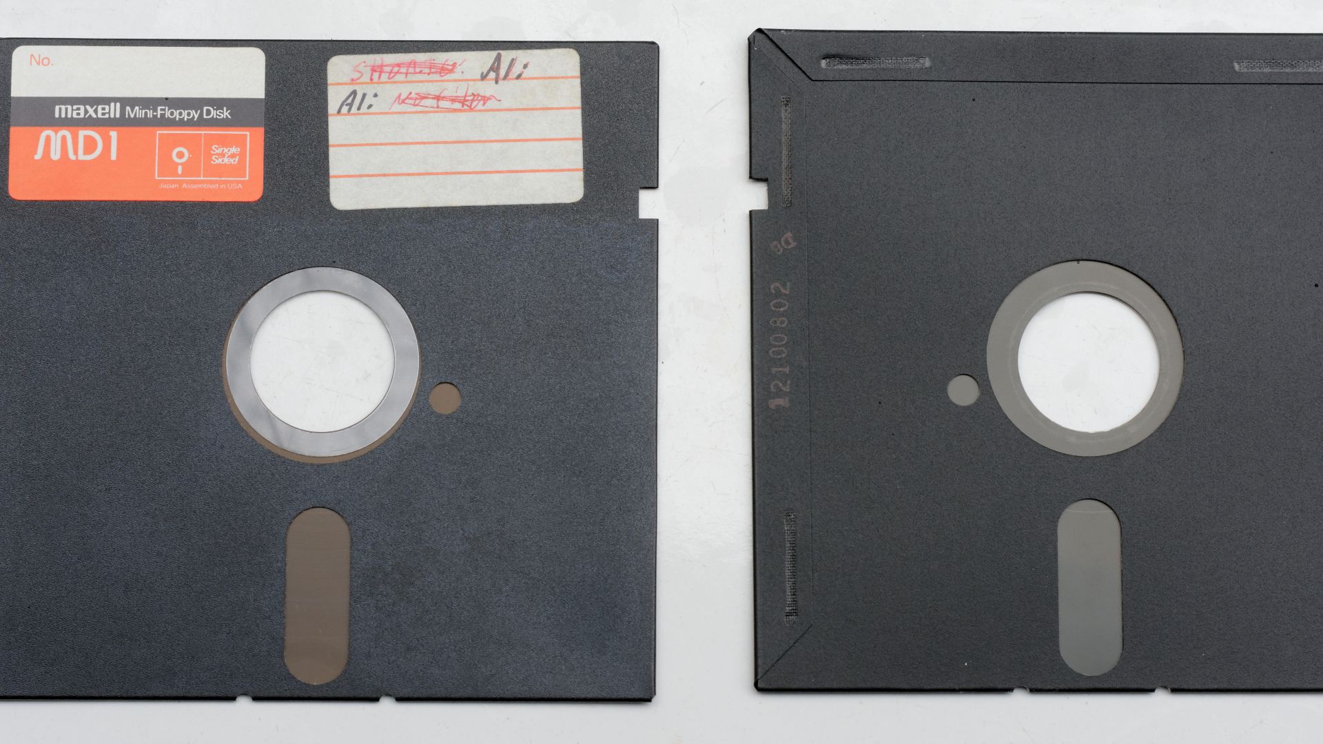 File:5.25 inch floppy disk, front and back