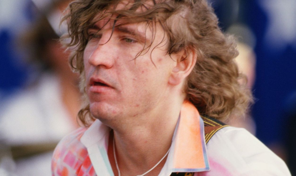 MANOR, TX - 1986: Guitarist and member of The Eagles, Joe Walsh, performs at the 1986 Manor, Texas, Farm Aid II concert. The fundraising concert organized by Willie Nelson and John Mellencamp was held in Manor, Texas, located just north of Austin. 