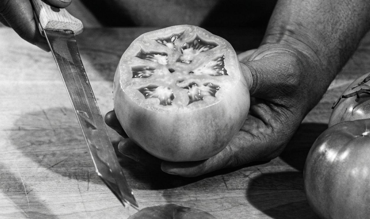 Screenshot from K-Tel’s Feather-Touch Knife ad