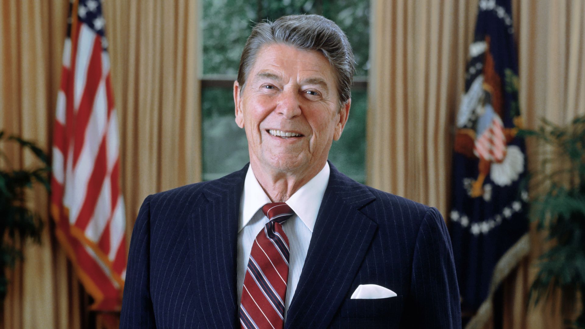 Official portrait photograph of Ronald Reagan, 1985