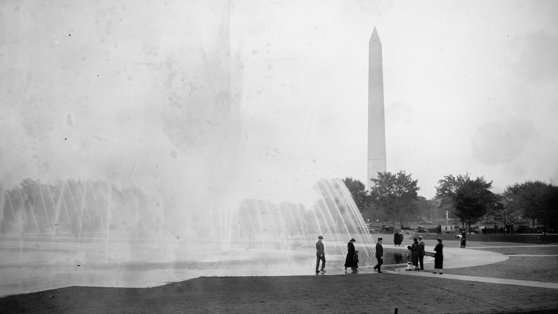 Call Number: LC-F81- 32945 [P&P]
Repository: Library of Congress Prints and Photographs Division Washington, D.C. 20540 USA