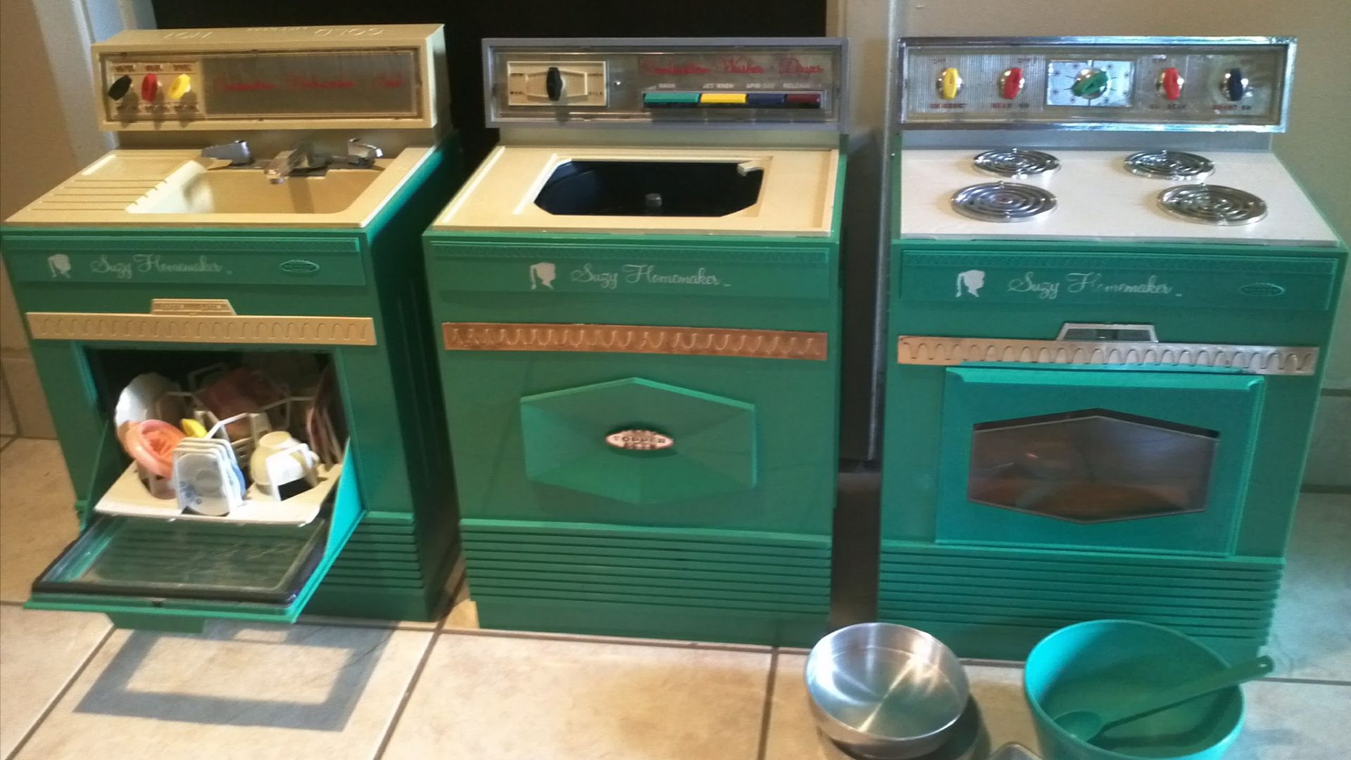 Suzy Homemaker toy appliances