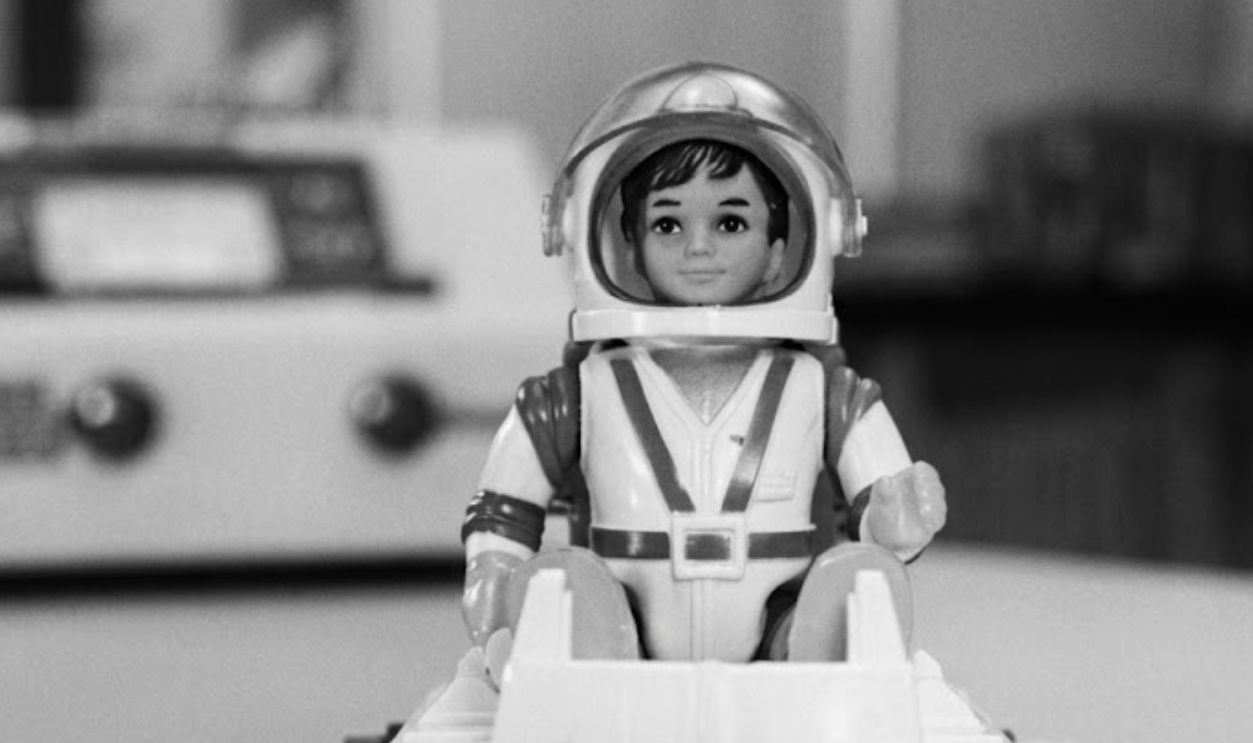 Screenshot from Billy Blastoff Space Base commercial, Eldon Industries (1969)