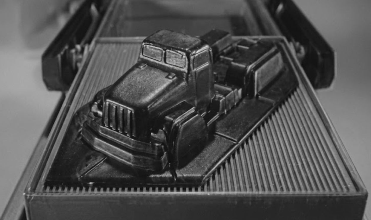 Screenshot from Vac-U-Form commercial, Mattel Inc. (1960s)