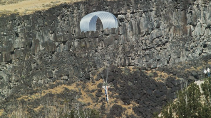 American stunt performer Evel Knievel attempts to jump the Snake River Canyon