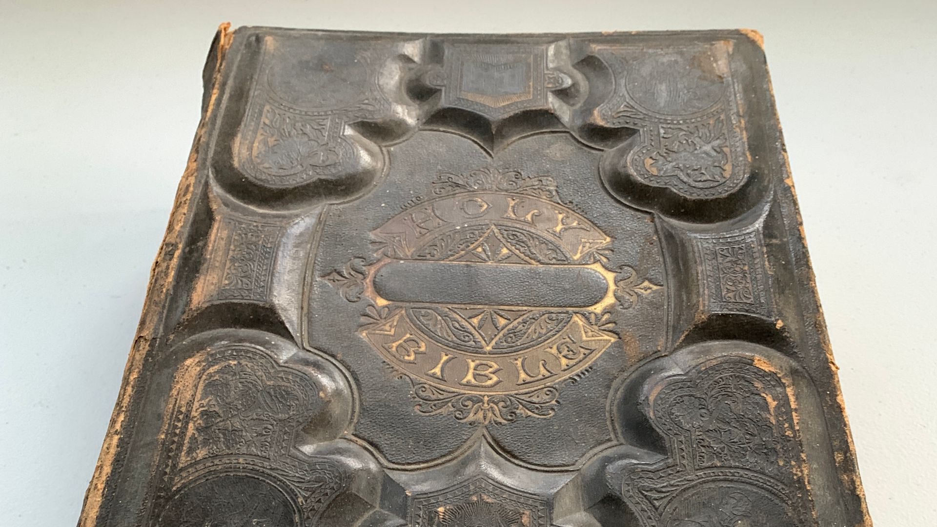 Holy Bible The Improved Domestic Bible London Schuyler Smith & Co 1880 Maps And leather bound