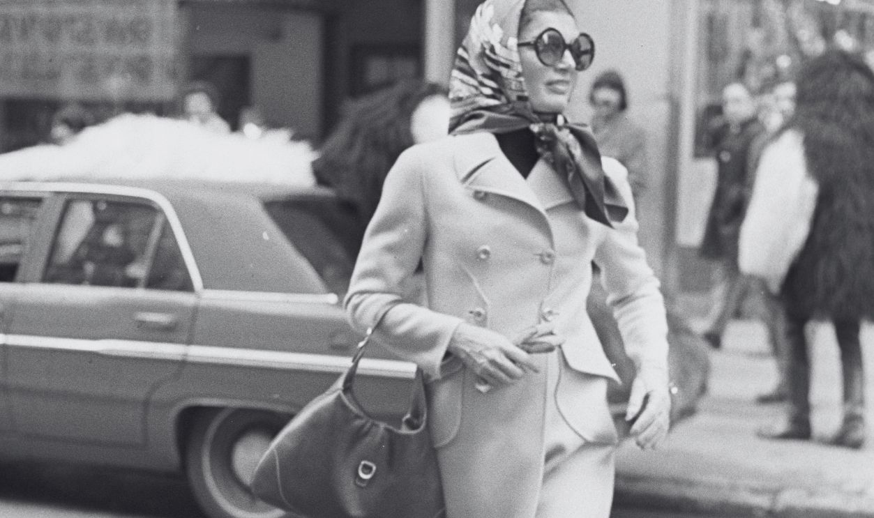 Jacqueline Kennedy Onassis photographed in New York with the Gucci 
