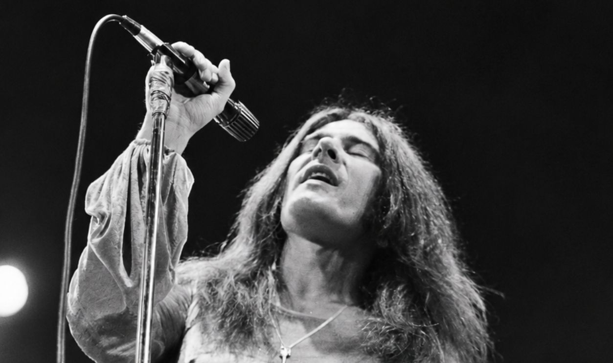 Getty Images - 157265342 - English singer Rod Evans performing with rock group Captain Beyond at the Roundhouse, Camden, London, 4th May 1972.