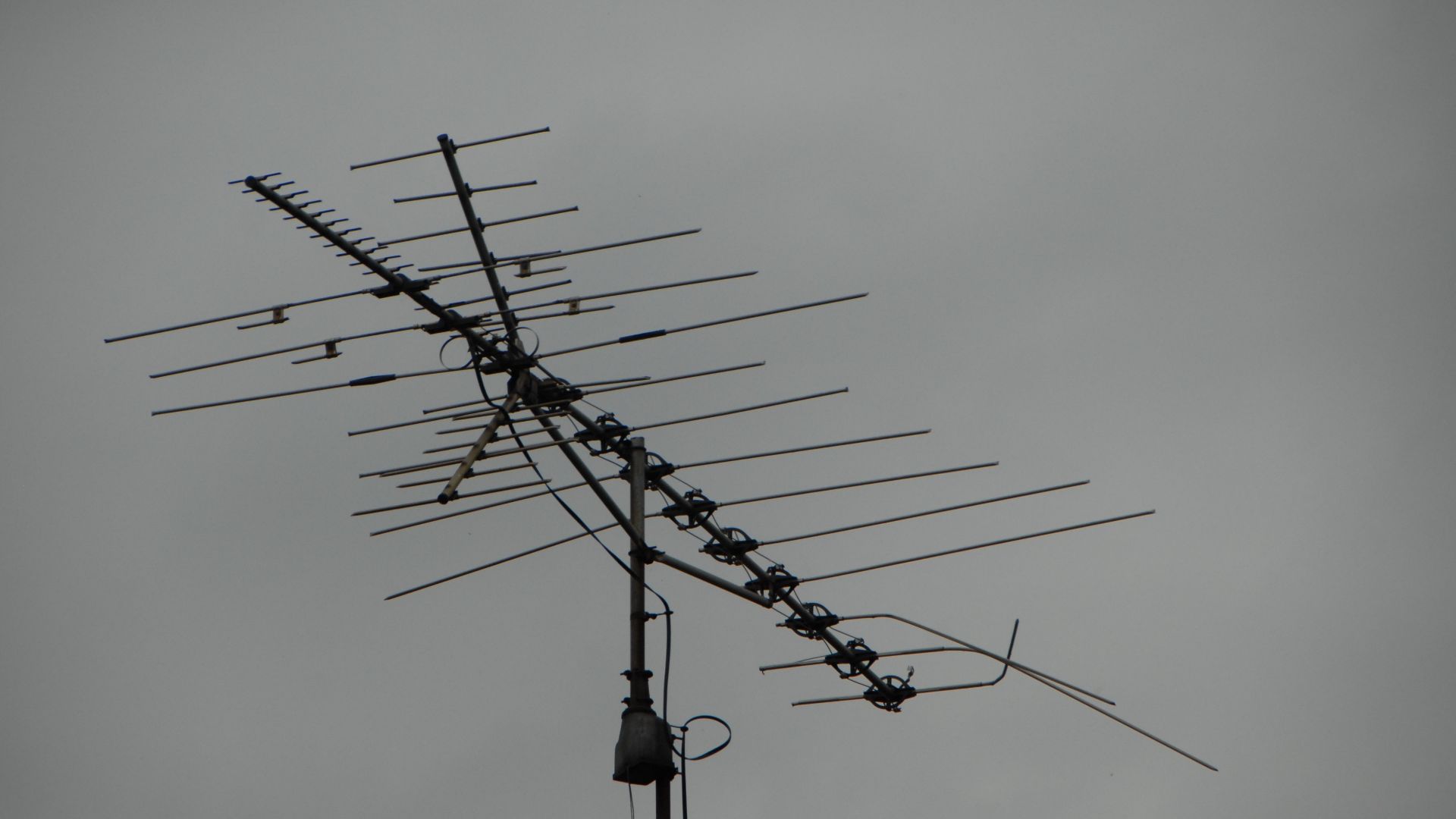 A common sight in North America today are forgotten television antennas like this one, found in a Toronto suburb. A number of the