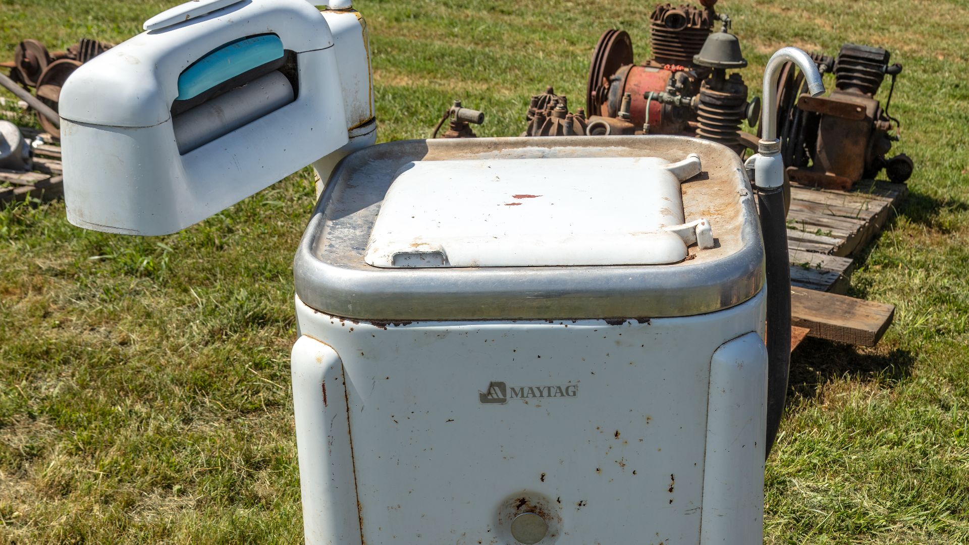Maytag wringer washer, Purcellville, Virginia, USA