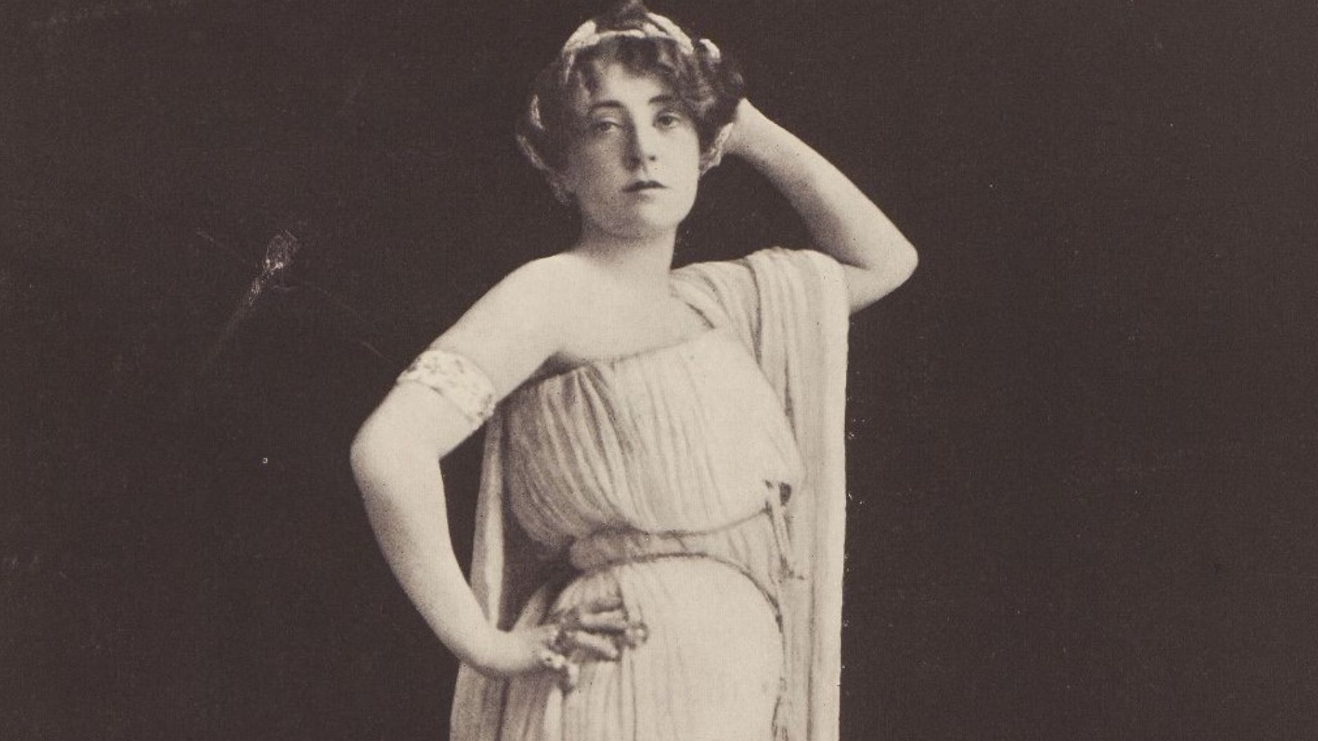 Image of actress Olga Nethersole (1867-1951), with replicated signature. From a souvenir collection of pictures, circa 1900. Souvenir Programs of Theatrical Productions, MS Thr 712 (87), Harvard Theatre Collection, Houghton Library, Harvard University