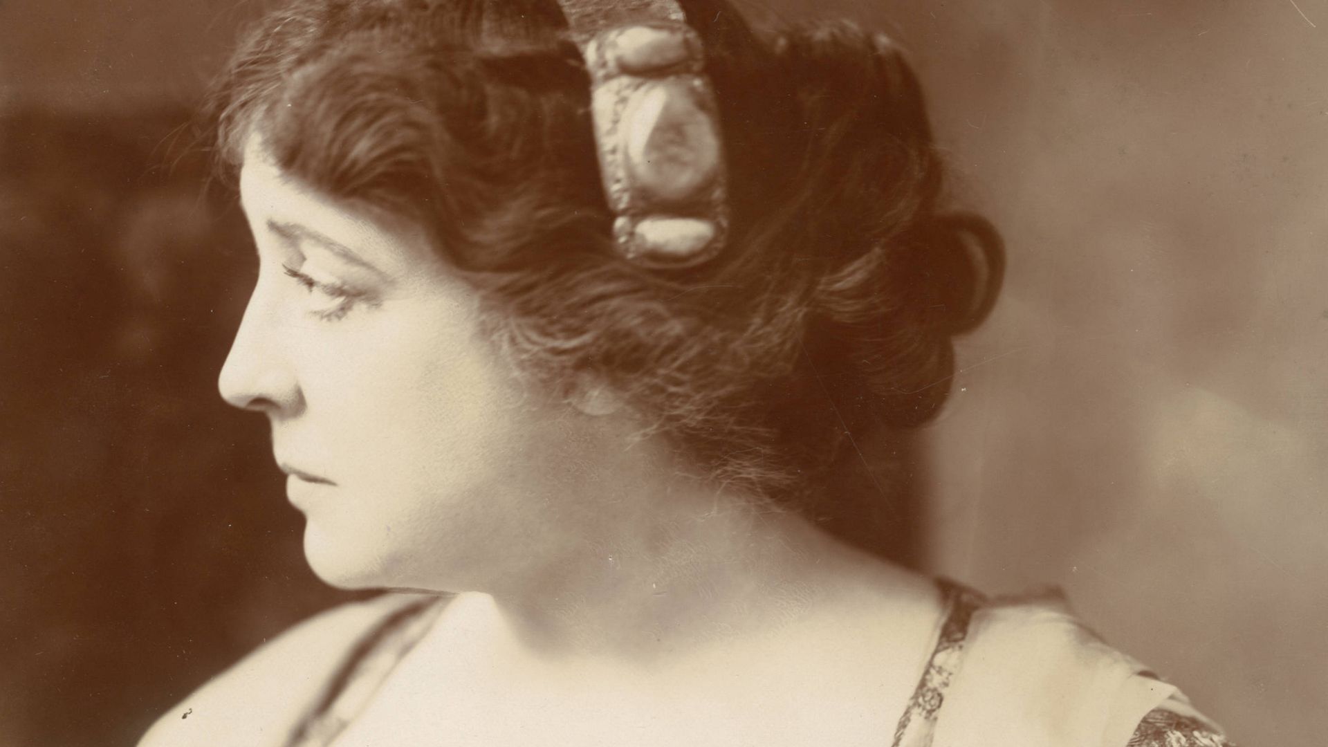 Olga Nethersole, stage actress
Subjects: actresses