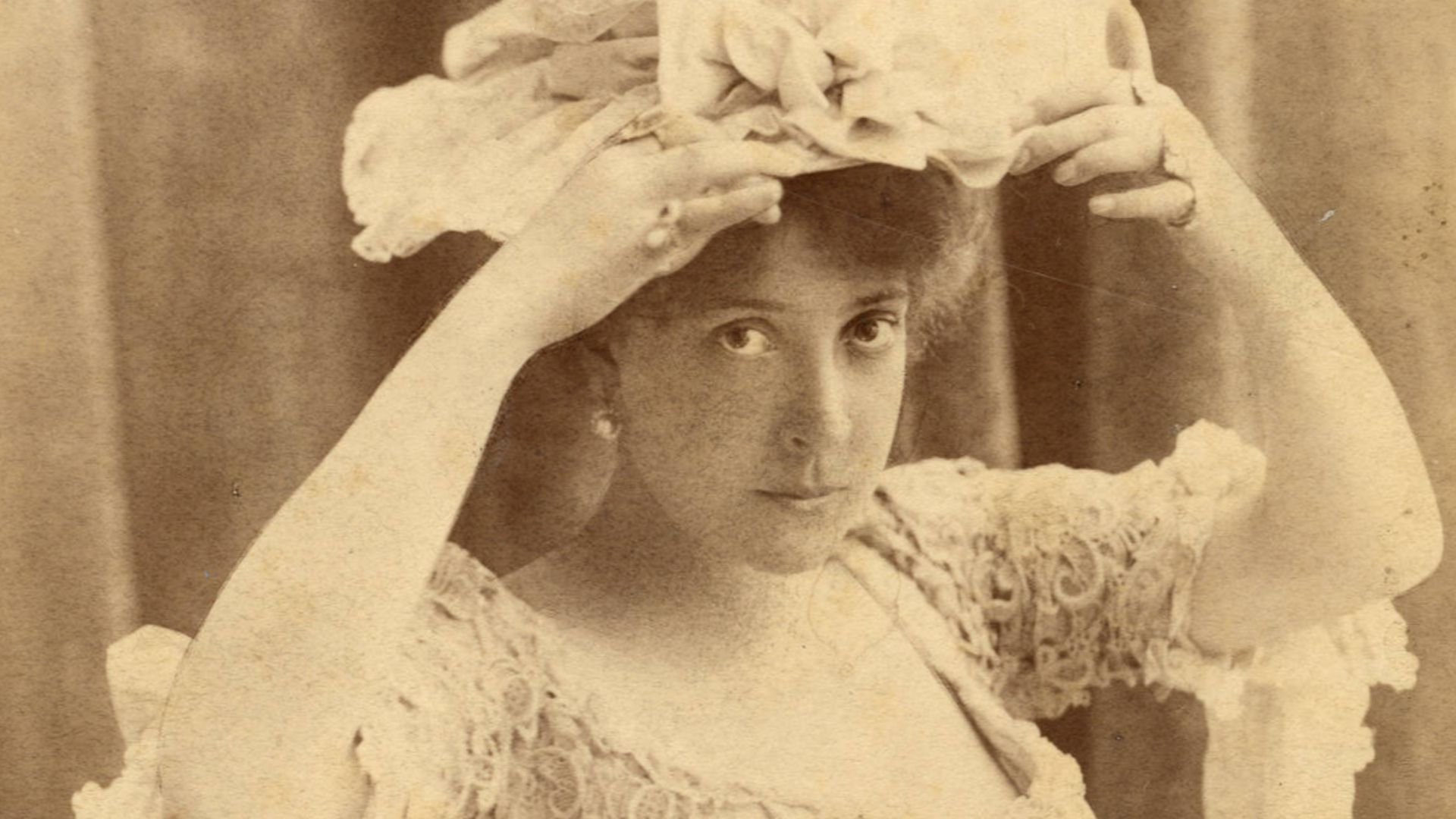 Olga Nethersole, stage actress
Subjects: actresses