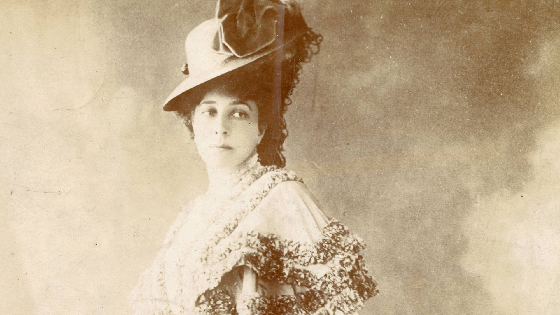 Olga Nethersole, stage actress
Subjects: actresses