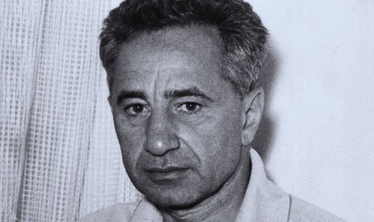 (Limited rights for specific editorial clients in Germany.) Kazan, Elia September 7, 1909 - September 28, 2003+ Director, Writer, USA Three-time Academy Award Winner - Half-portrait - 1959 