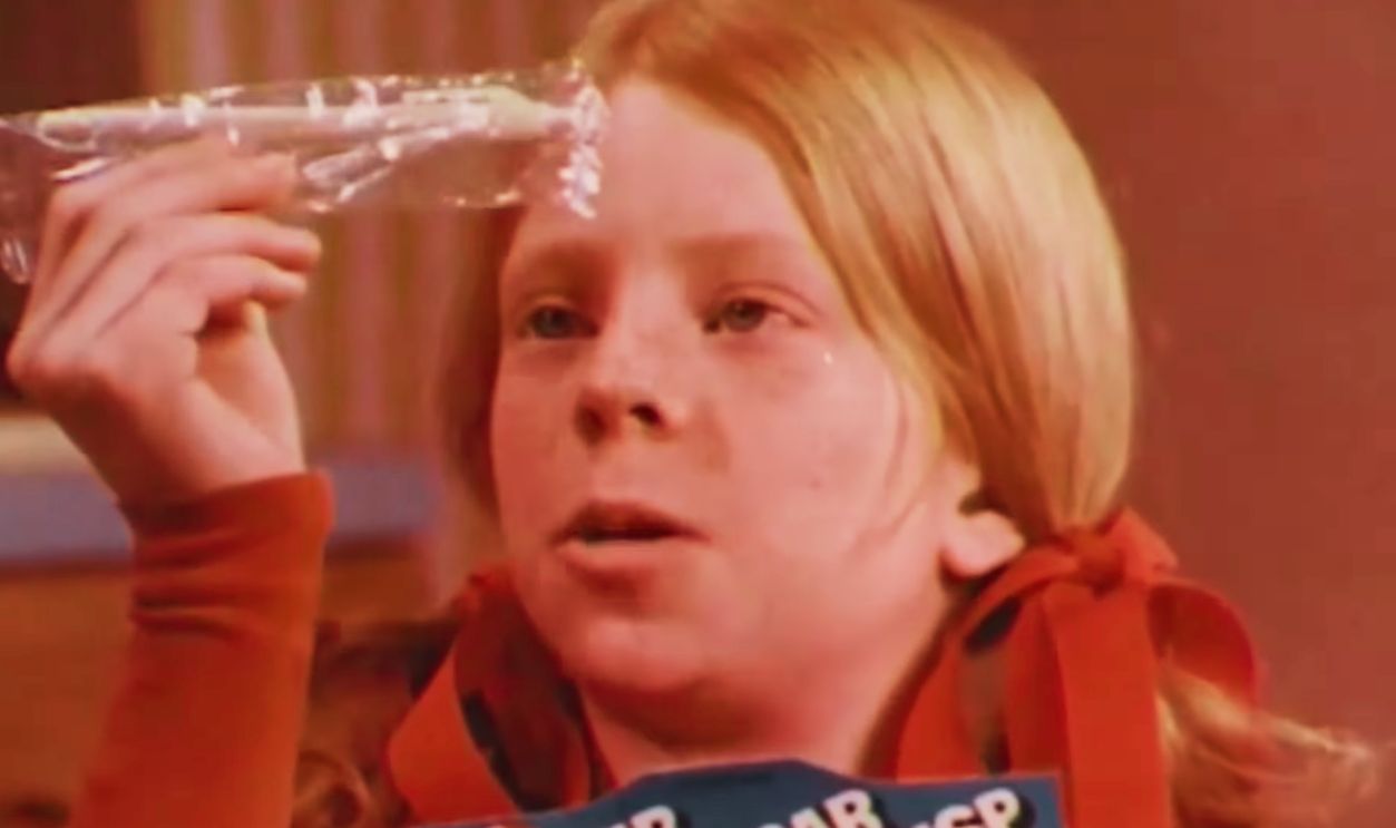 Screenshot from Super Sugar Crisp Commercials (1973)