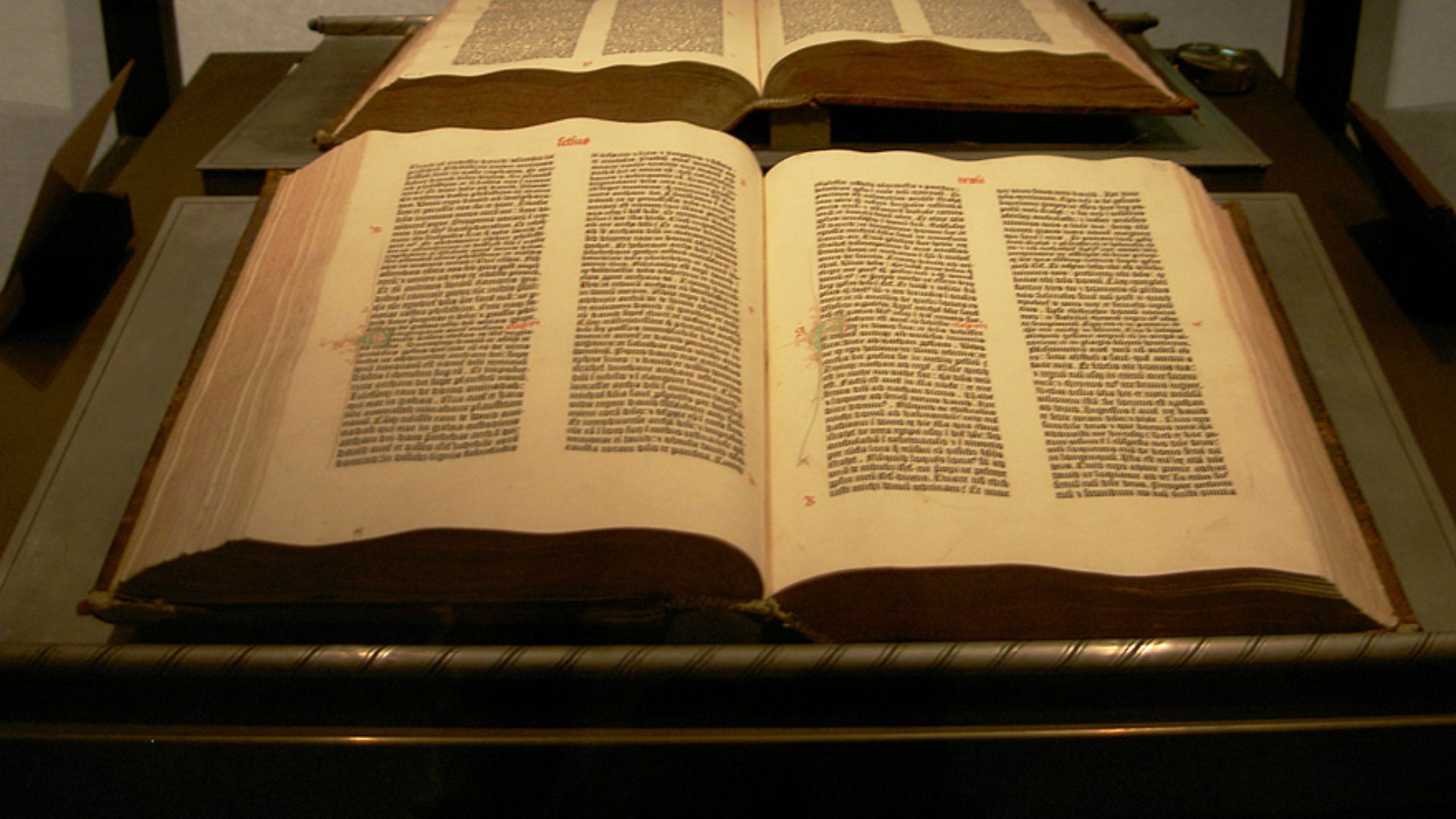 File:Beinecke-gutenburg-bible.jpg