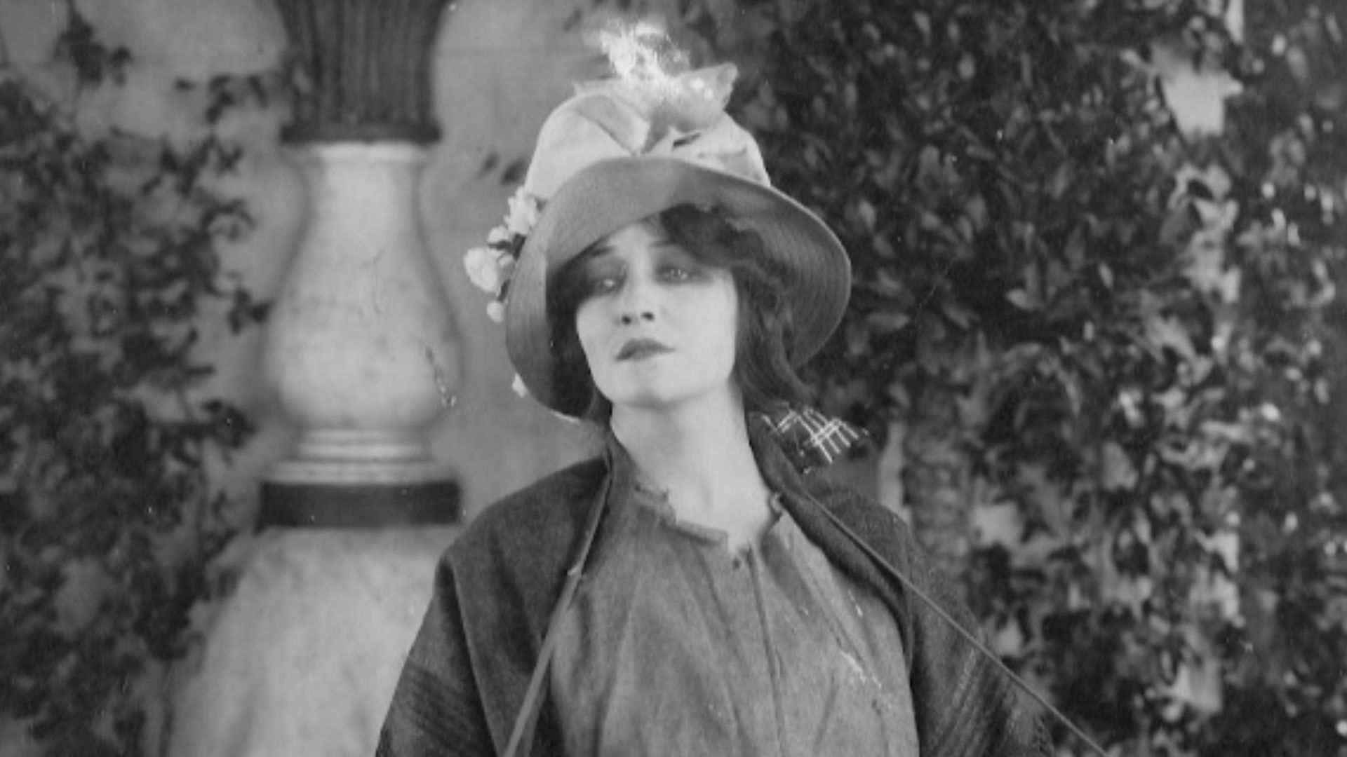Publicity photo for the 1917 film Sapho