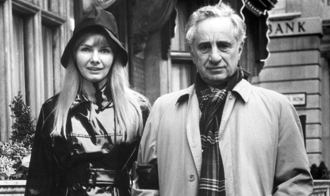 21st November 1969: Turkish-born US stage and film director Elia Kazan (1909 - 2003), originally Kazanjoglou with his wife, film actress, director and writer Barbara Loden (1932 - 1980). 